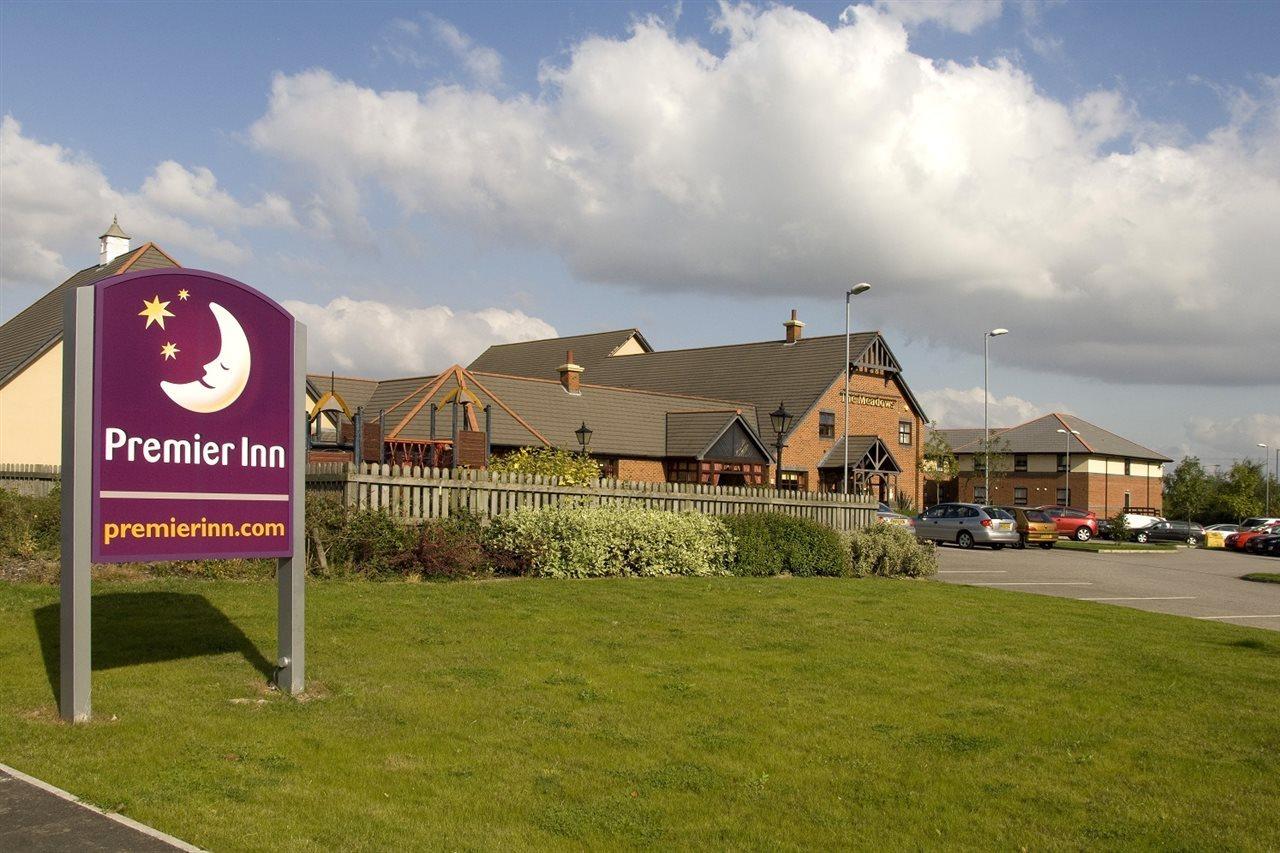 Premier Inn Barnsley Wombwell Bagian luar foto
