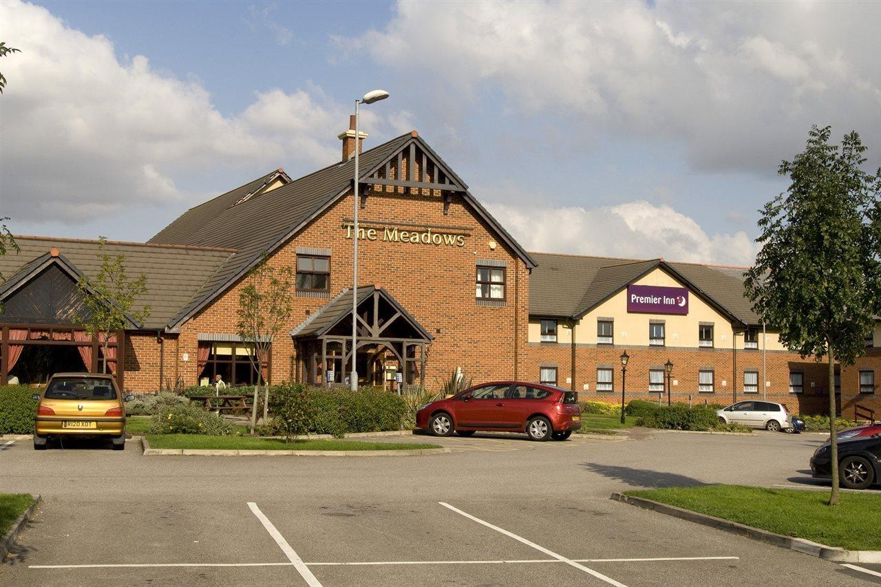 Premier Inn Barnsley Wombwell Bagian luar foto