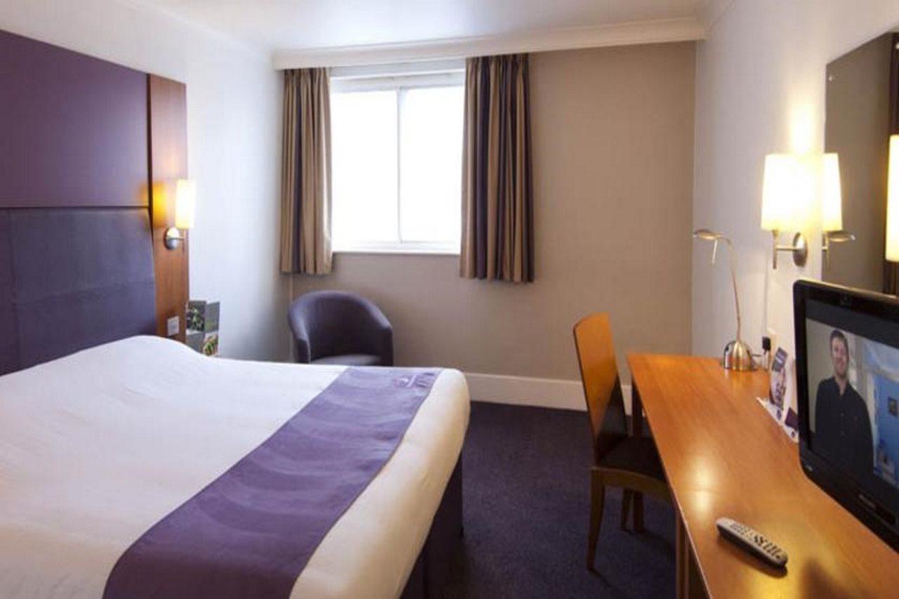 Premier Inn Barnsley Wombwell Bagian luar foto